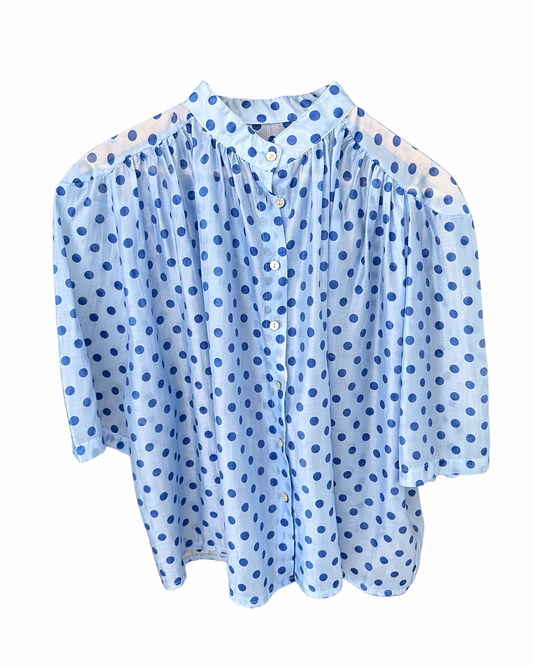 Camisa de lunares azul