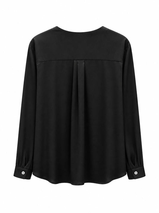 Camisa satinada negra abotonada
