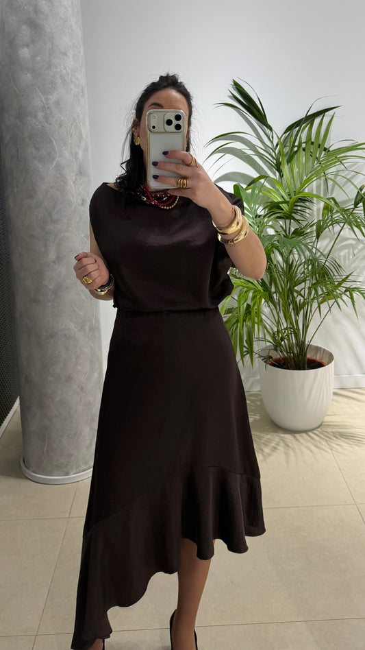 Conjunto satinado marrón