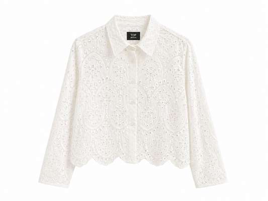 Camisa blanca perfora