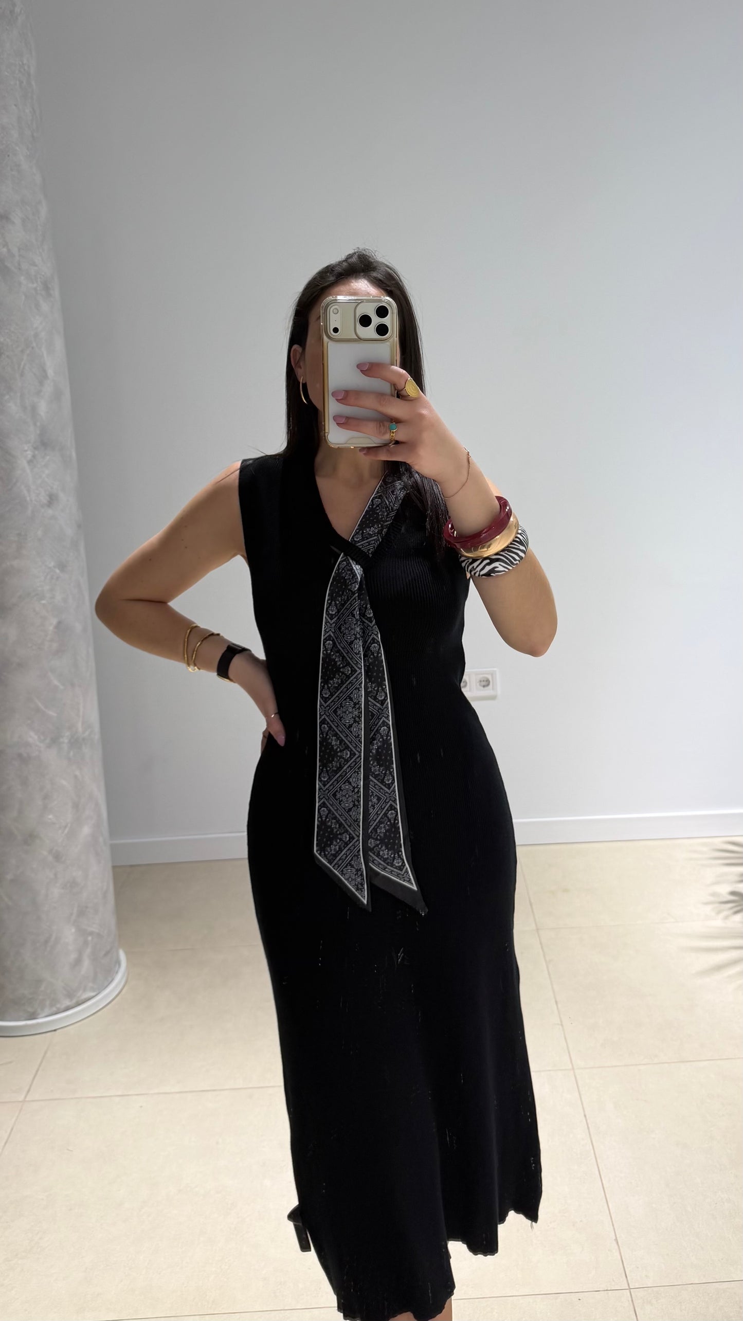 Vestido canalé con pañuelo