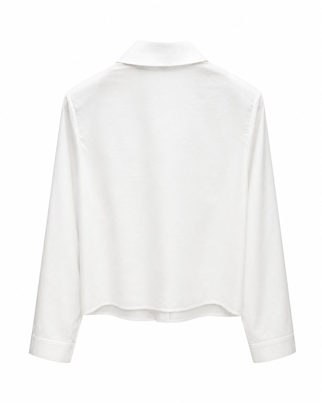Camisa blanca con flores