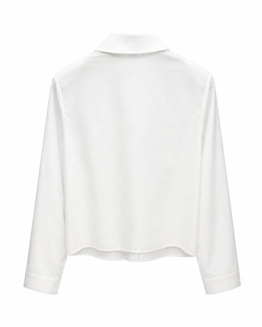 Camisa blanca con flores
