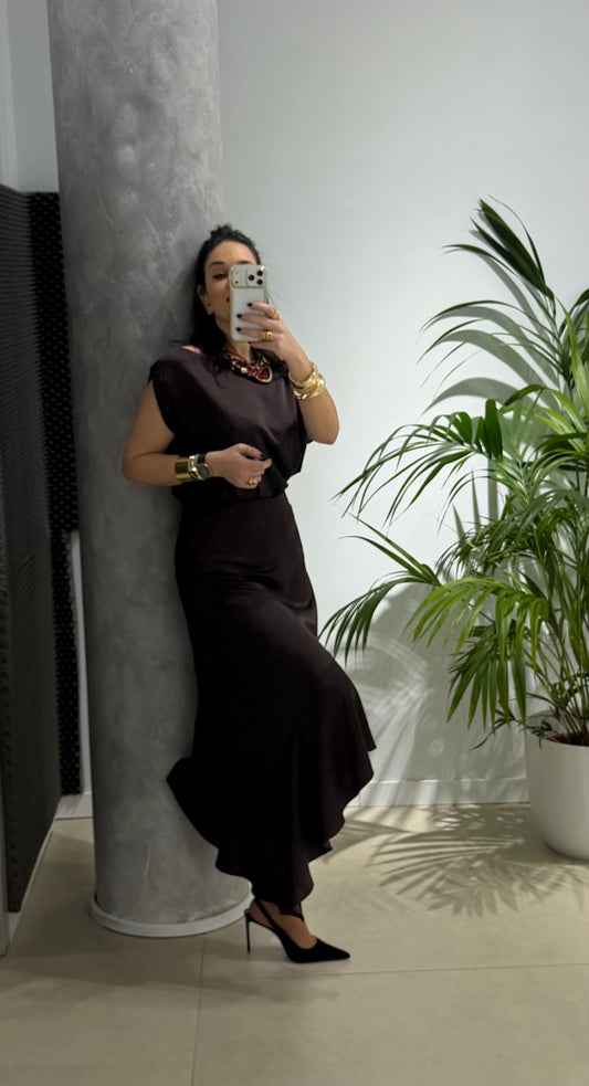 Conjunto satinado marrón