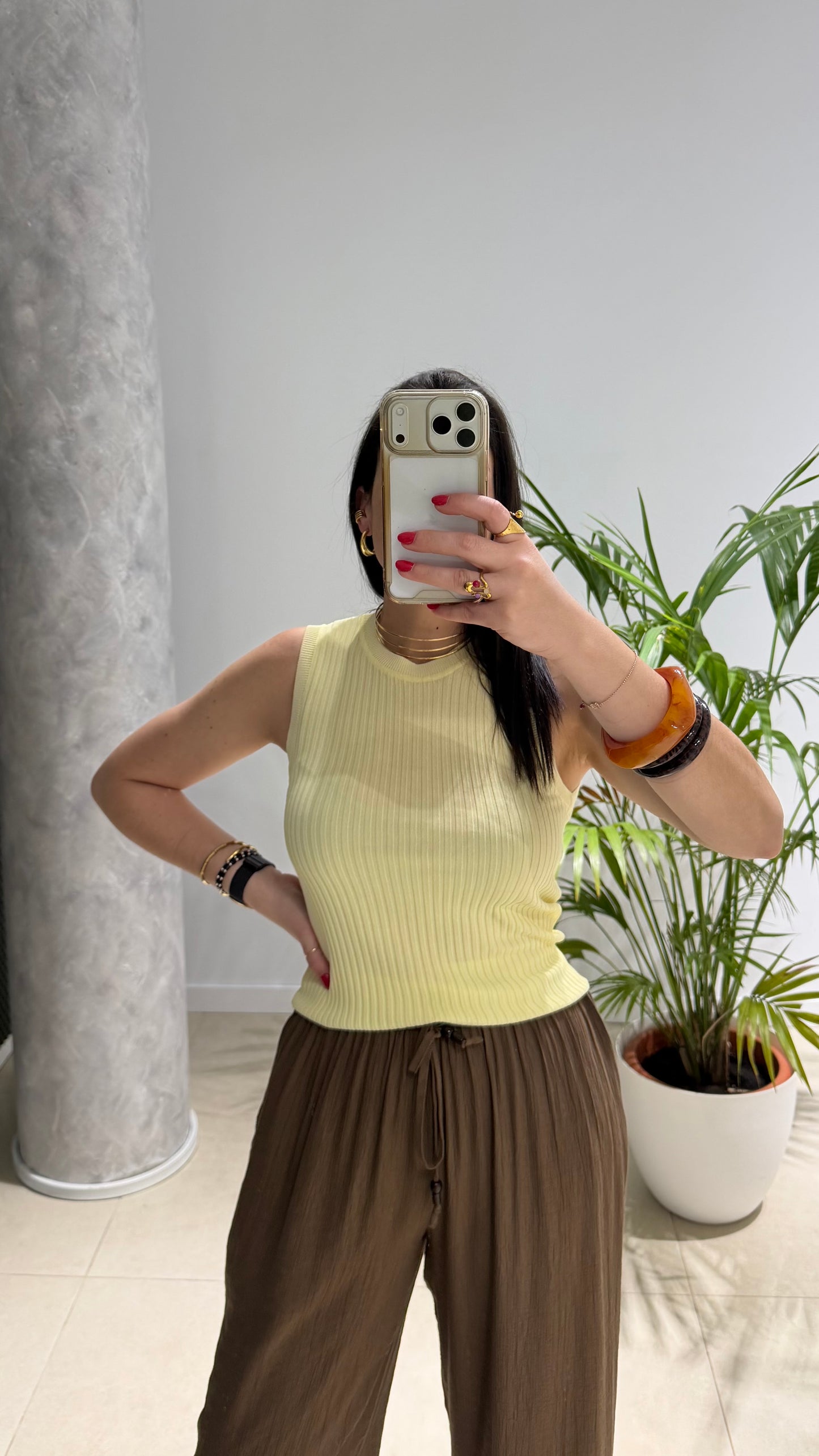 Top amarillo pastel