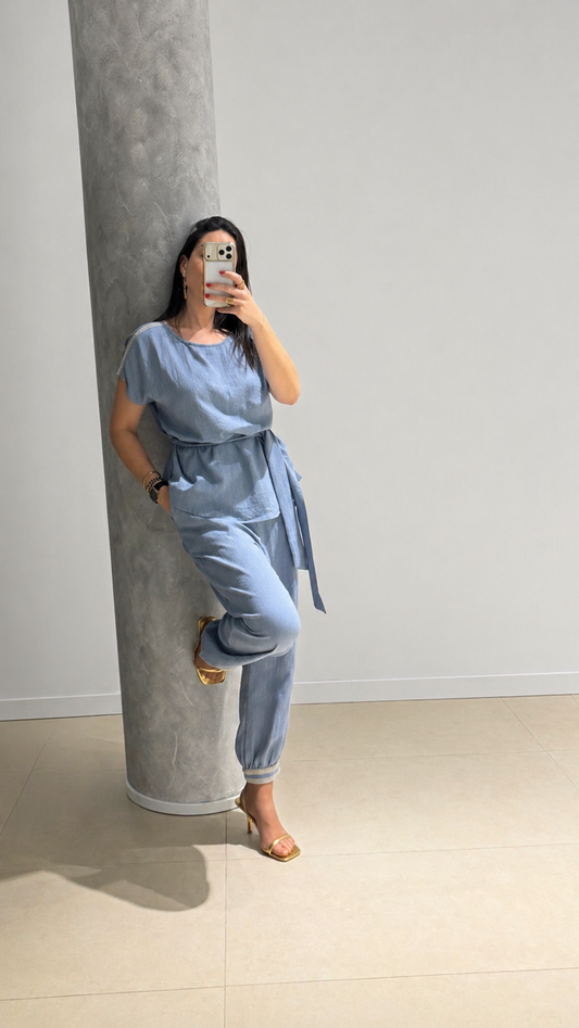 Conjunto celeste con pantalón de puño
