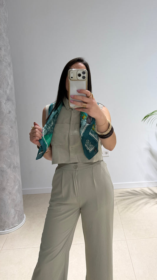 Conjunto scaut verde