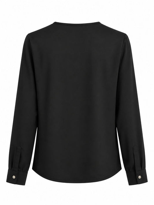 Camisa negra botones al hombro