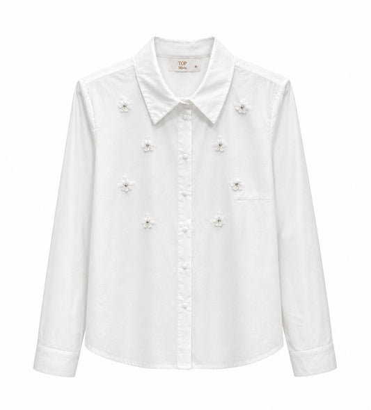 Camisa blanca con flores