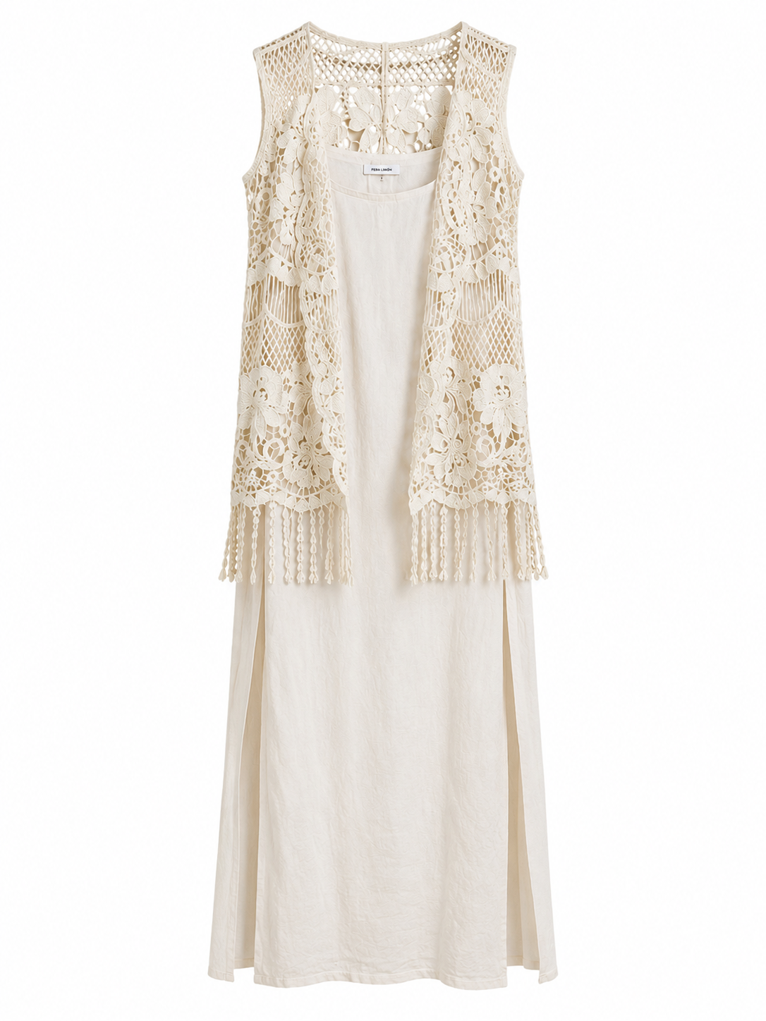 Vestido beige con chalequillo